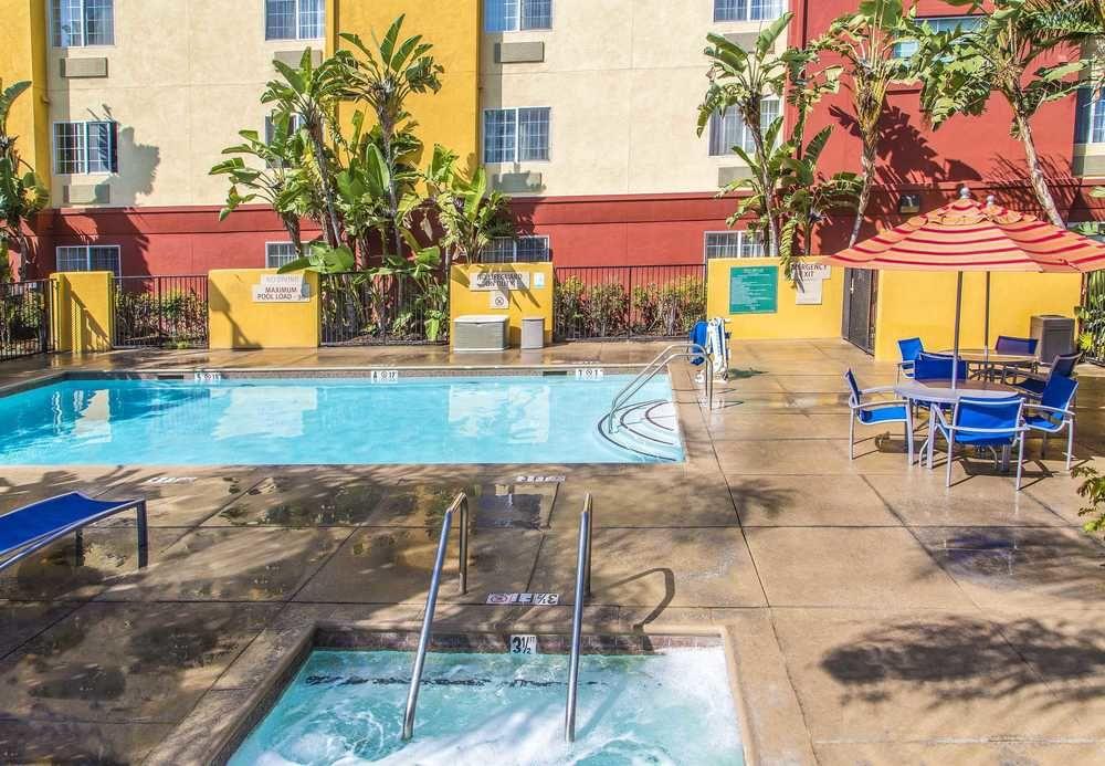 Towneplace Suites By Marriott Anaheim Maingate Near Angel Stadium Exterior foto