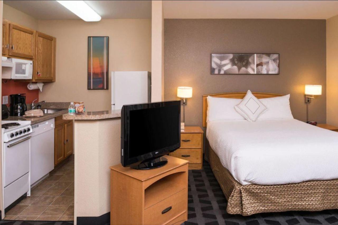 Towneplace Suites By Marriott Anaheim Maingate Near Angel Stadium Exterior foto