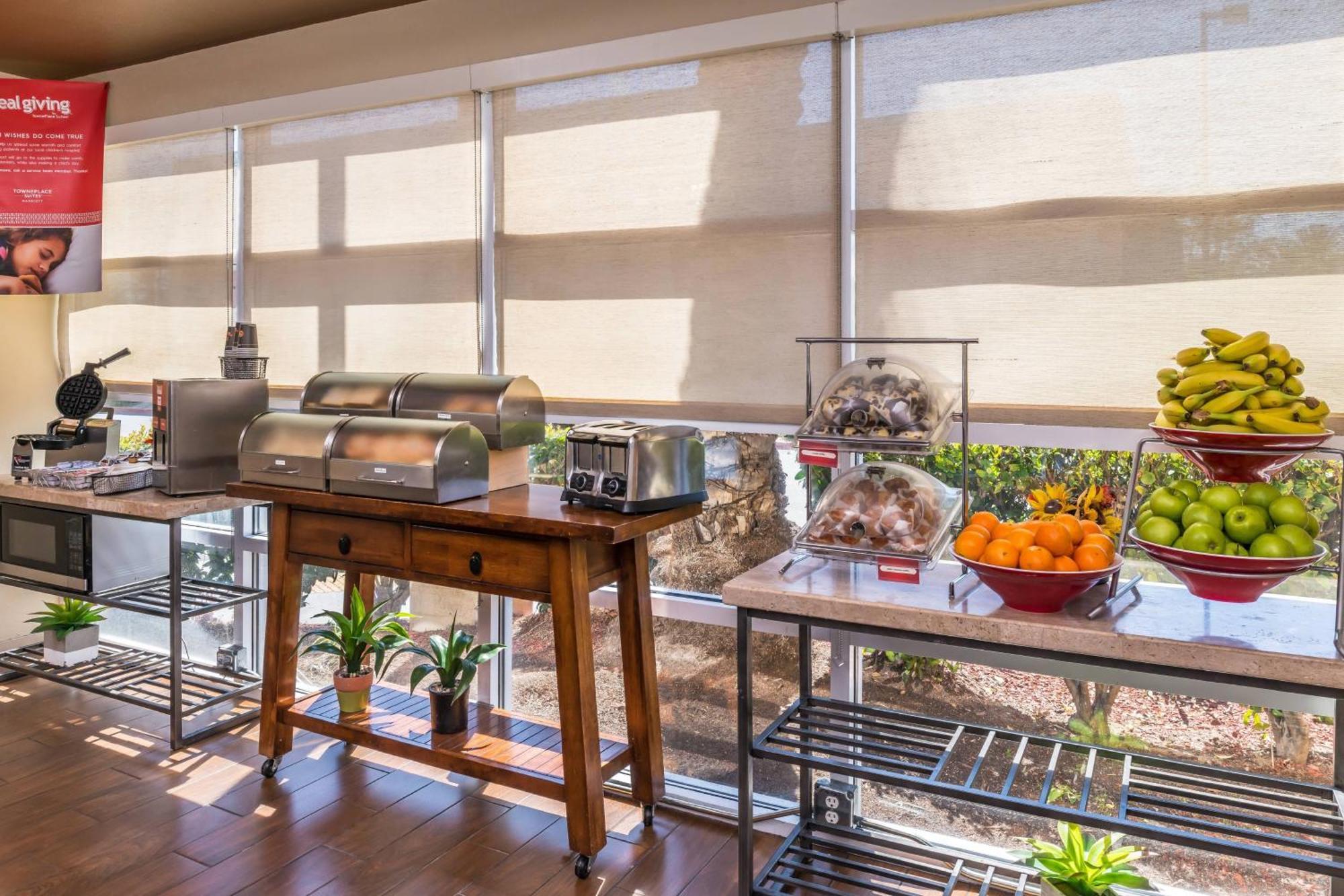 Towneplace Suites By Marriott Anaheim Maingate Near Angel Stadium Exterior foto